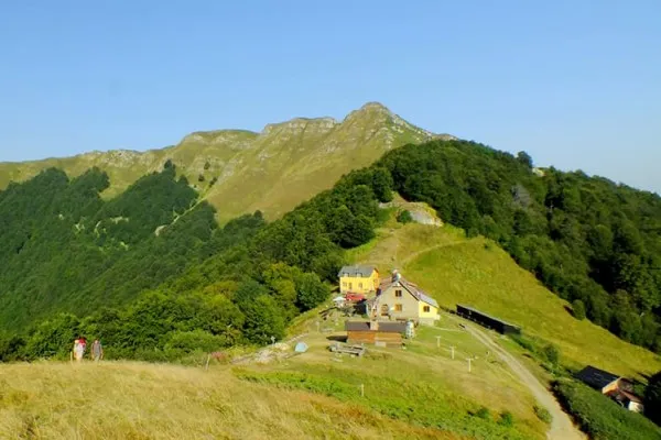 Узана, Връх Исполин, Хижа Мазалат, Връх Корубашица, Пеещите Скали, Връх Росоватец, Кадемлийското и Бабското Пръскало